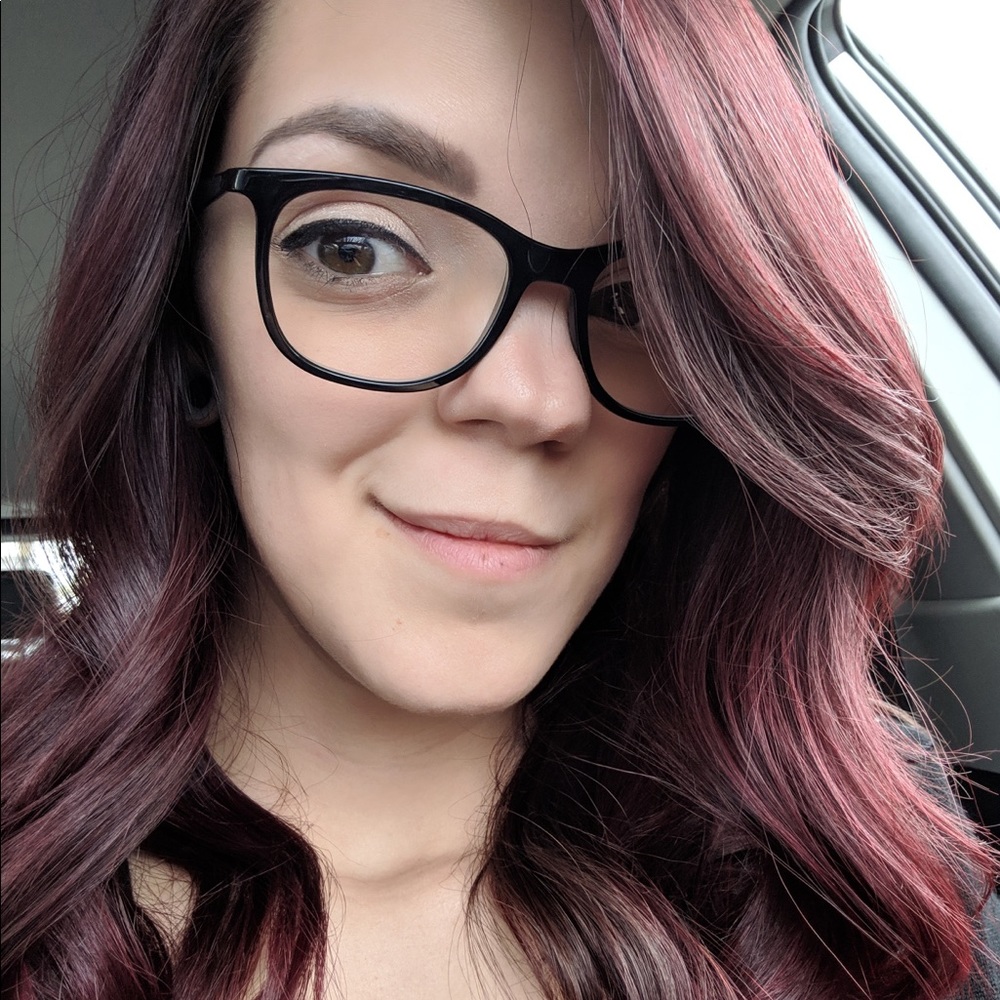 Meet your Posher, Crystal